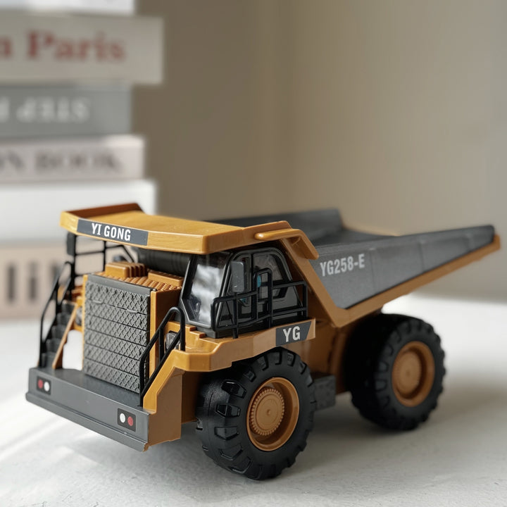Realistic RC Excavator Action!
This 11-channel remote control excavator features a metal shovel, lights, and sound for an immersive construction play experience. Durable, powerful, and fun for kids who love digging machines! 🚧🚜🔊