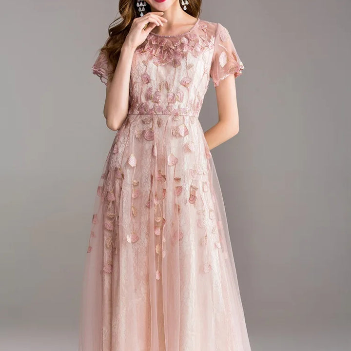 High-quality long dress embroidery large swing dress dress ladies elegant temperament round neck short-sleeved ladies dresses