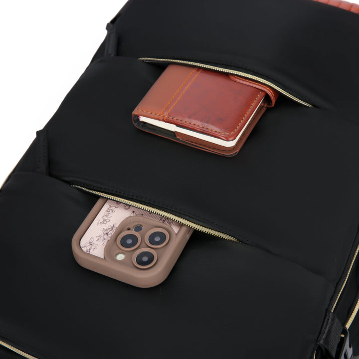 🎒 All-in-One Travel Companion
✔️ Large Capacity & Multi-Functional – Perfect for travel, school, gym, or daily use
💻 Fits laptops, clothes, gear & more
👟 Built-in shoe compartment keeps things fresh
💧 Durable, water-resistant & ready for any adventure
