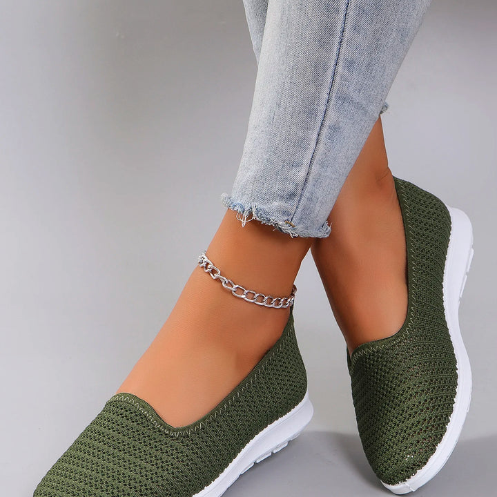 Women’s Breathable Mesh Flats 👟
Lightweight, comfy, and perfect for summer! These casual sneakers feature a breathable design—great for all-day wear. Now on clearance with free shipping!
