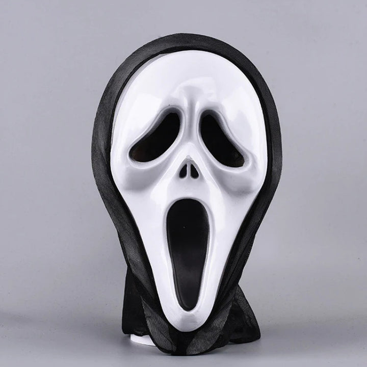 Fright Night Favorite!
Classic Ghostface mask and black robe make this the perfect pick for Halloween, carnivals, or scary movie fans. Easy to wear and made for maximum screams!
😱 Includes: Black robe + Ghostface mask🎃