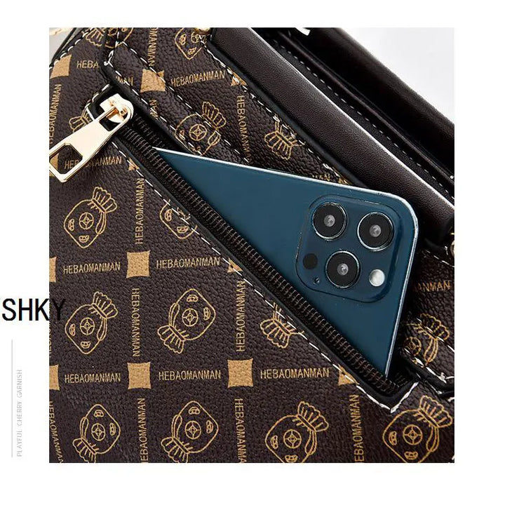Effortless Style, Everyday Elegance
This fashionable women’s shoulder bag doubles as a chic crossbody. Perfect for daily wear, combining luxury vibes with practical space and modern design. 👜✨