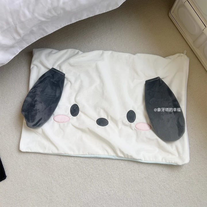 Sanrio Pochacco Pillowcase 🐾
Kawaii up your space with this adorable Japanese-style pillow cover! Perfect for beds, sofas, or gifts. Soft, stylish, and oh-so-cute — just the pillowcase, no insert.