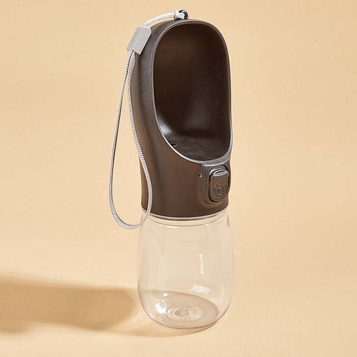 ✨ No more thirsty walks! 🐾 Portable, leakproof water bottle for dogs & cats – hydrate anywhere, anytime. 💧🚶‍♂️ 💧 One-Hand Use – Press to release water, easy for walks & travel
🐶 For All Pets – Perfect for small & large dogs, cats, puppies