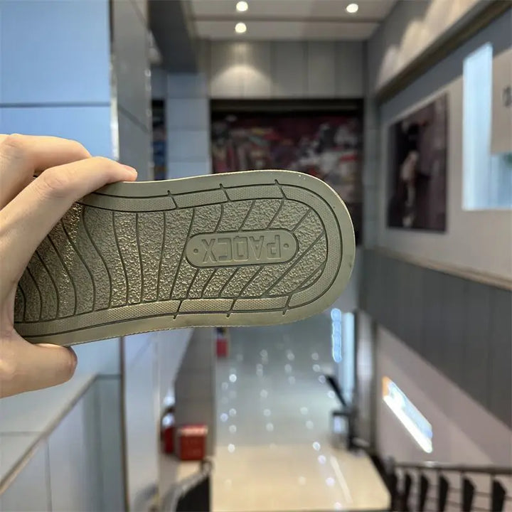 Men's shoes 2025 fashion trend autumn and winter new item casual versatile sports casual shoes comfortable board shoes