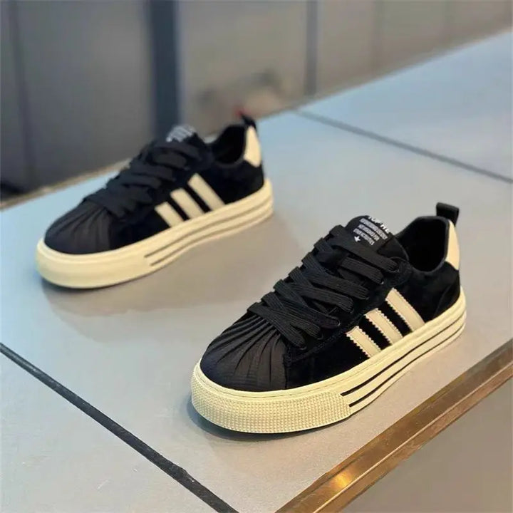 Men's shoes 2025 fashion trend autumn and winter new item casual versatile sports casual shoes comfortable board shoes