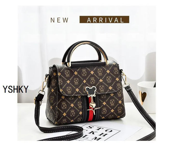 Effortless Style, Everyday Elegance
This fashionable women’s shoulder bag doubles as a chic crossbody. Perfect for daily wear, combining luxury vibes with practical space and modern design. 👜✨