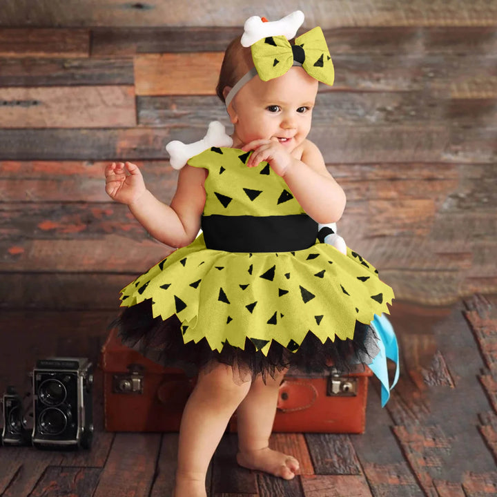 Girls Caveman Costume – Halloween Cavegirl Dress
Prehistoric party fun!
Cute tulle cavegirl dress with bone details, perfect for Halloween and school events.
🦴 Includes: Dress + accessories
🎃 Perfect for Halloween parties
