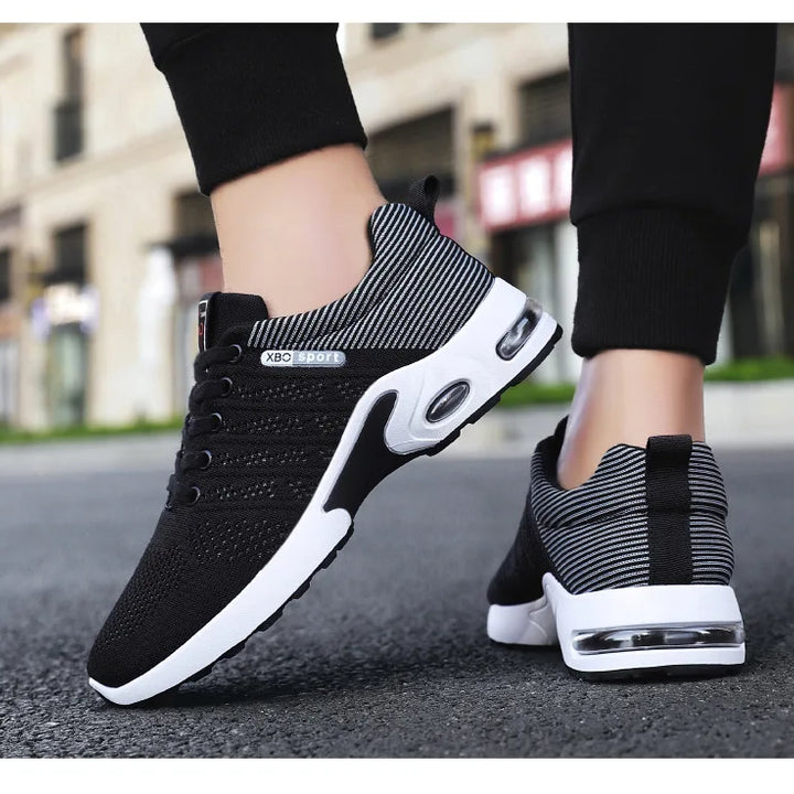Shoes men 2025 new trend men's shoes breathable lace-up running shoes Korean version light casual sports shoes