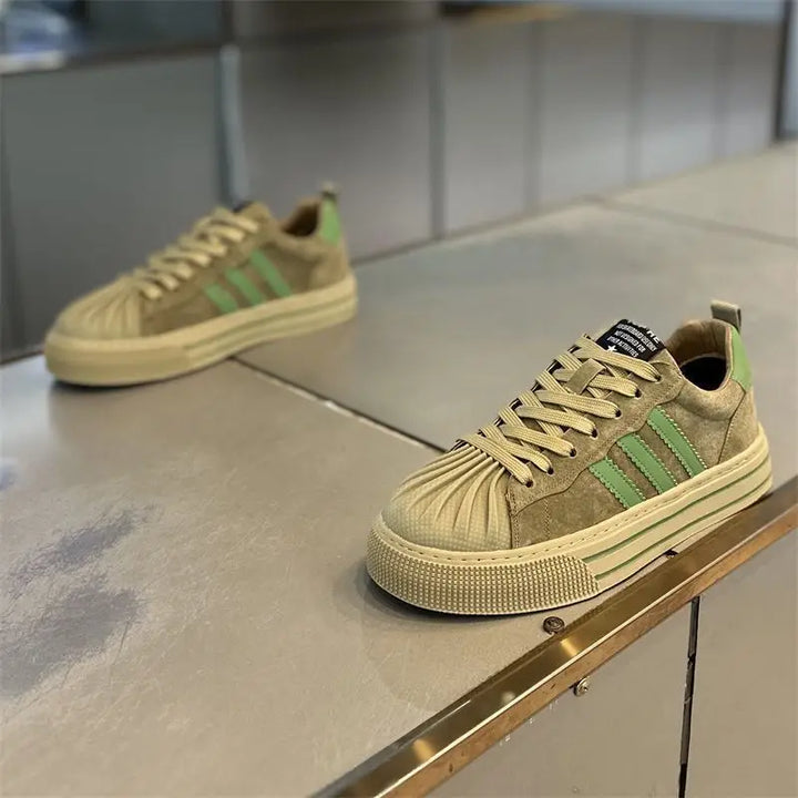 Men's shoes 2025 fashion trend autumn and winter new item casual versatile sports casual shoes comfortable board shoes