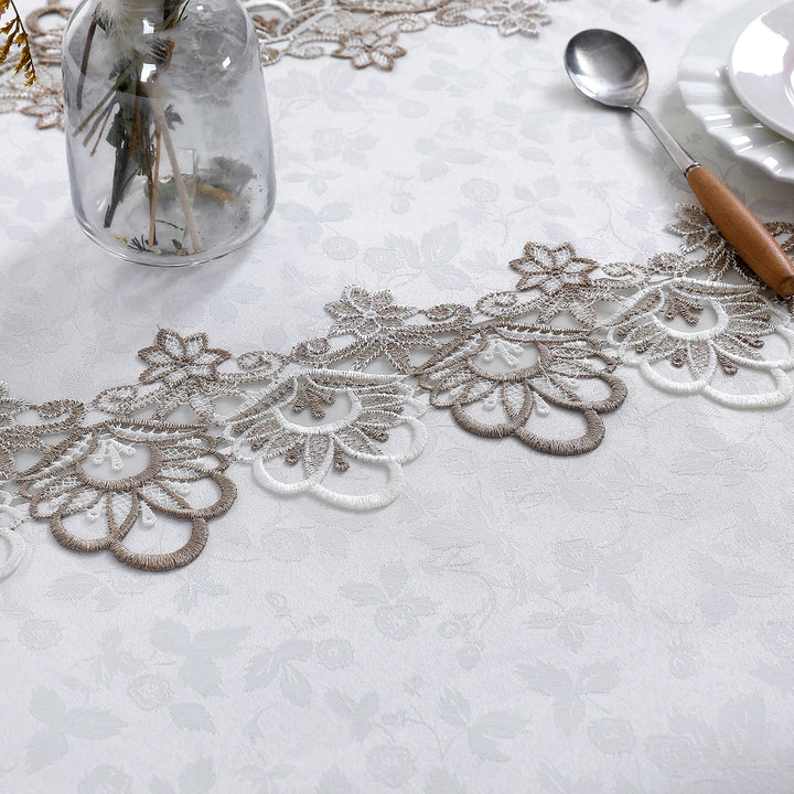 Elegance for Every Occasion
This white floral lace embroidered tablecloth adds a touch of sophistication to any setting. Waterproof, versatile, and perfect for dining tables, weddings, or home décor. ✨🍽️