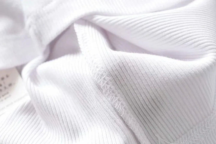 Turn Up the Heat in Style
This slim-fit, stretchy crop top features a sexy O-neck and short sleeves — perfect for summer days and night-outs. Soft, flattering, and made to hug your curves. ☀️👚