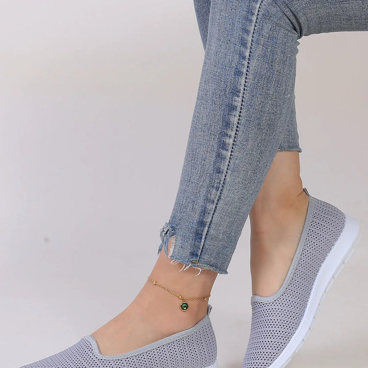 Women’s Breathable Mesh Flats 👟
Lightweight, comfy, and perfect for summer! These casual sneakers feature a breathable design—great for all-day wear. Now on clearance with free shipping!