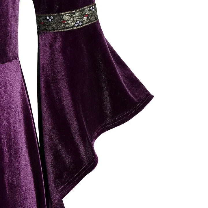 Women’s Gothic Vampire & Witch Dress – Long Sleeve
Own the night this Halloween!
Vintage-inspired long sleeve dress perfect for witches, vampires, and gothic queens.
🖤 Includes: Long sleeve dress
🎃 Perfect for Halloween parties