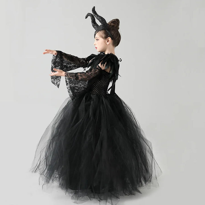 Girls Maleficent Costume – Evil Queen Black Tulle Dress Witch & Devil Princess Cosplay Outfit for Halloween Parties. ✨ Includes: Black tulle dress
🎃 Occasions: Halloween, cosplay, themed parties
👑 Style: Witch, devil, or Maleficent-inspired princess