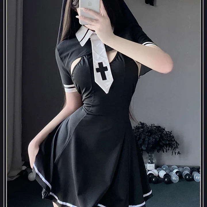 Holy but Naughty!
A daring twist on the classic nun look, perfect for Halloween, cosplay, or themed parties. Playful, bold, and unforgettable.
✝️ Includes: Nun dress + accessories
🎃 Occasions: Halloween, cosplay, carnival
🖤 Sexy nun, gothic roleplay
