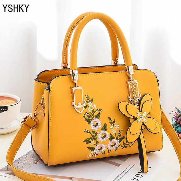 Spacious. Stylish. Ready for Anything.
This large-capacity bucket-style handbag features a sleek lychee pattern, durable PU leather, and a versatile design — perfect as a shoulder or crossbody bag. Ideal for work, travel, or everyday wear. 👜✨