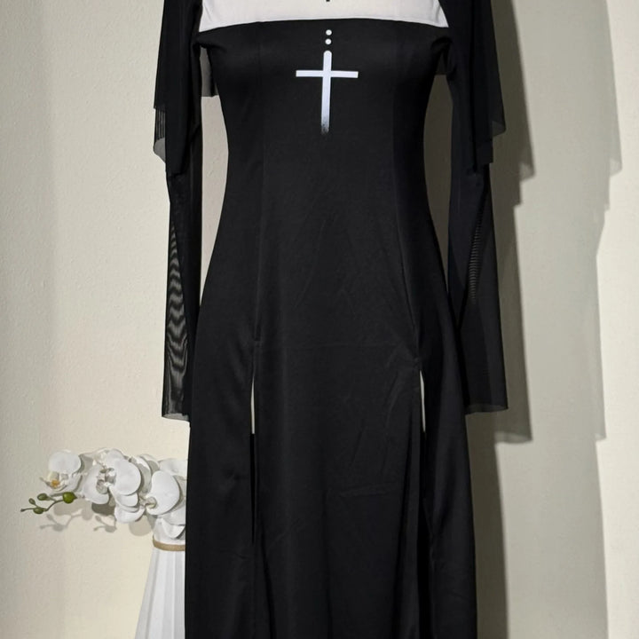 Women’s Sexy Nun Costume – Two-Piece Dress & Headwear
Holy Halloween Fun!
Gothic-inspired two-piece nun outfit with headwear, perfect for Halloween parties and cosplay. Bold, sexy, and unforgettable.
✝️ Includes: Dress & headwear
🎃 Perfect for Halloween
