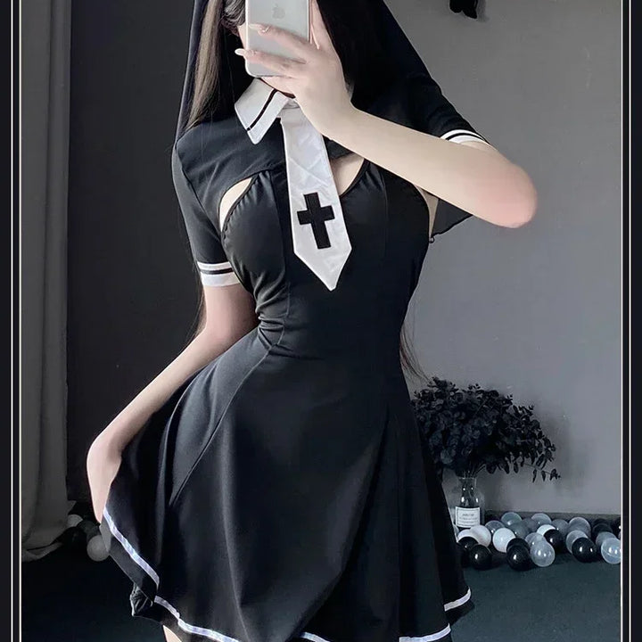 Holy but Naughty!
A daring twist on the classic nun look, perfect for Halloween, cosplay, or themed parties. Playful, bold, and unforgettable.
✝️ Includes: Nun dress + accessories
🎃 Occasions: Halloween, cosplay, carnival
🖤 Sexy nun, gothic roleplay
