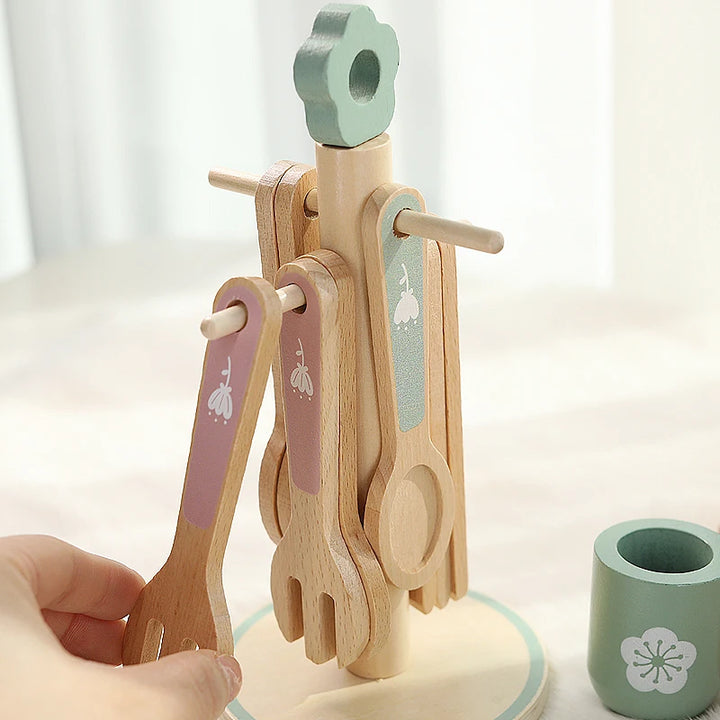 Children's simulated home cooking utensils, bowls, chopsticks, knives, forks, wooden simulation boys and girls' toy plates