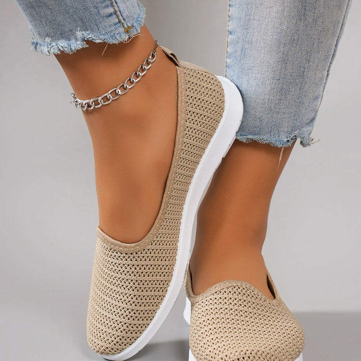 Women’s Breathable Mesh Flats 👟
Lightweight, comfy, and perfect for summer! These casual sneakers feature a breathable design—great for all-day wear. Now on clearance with free shipping!