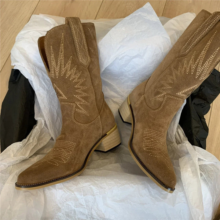 Women Western Boots 2025 Autumn Winter Embroidery Flower Women Ankle Boot Fashion Women Shoes Pointed Toe Cowboy New Retro Botas