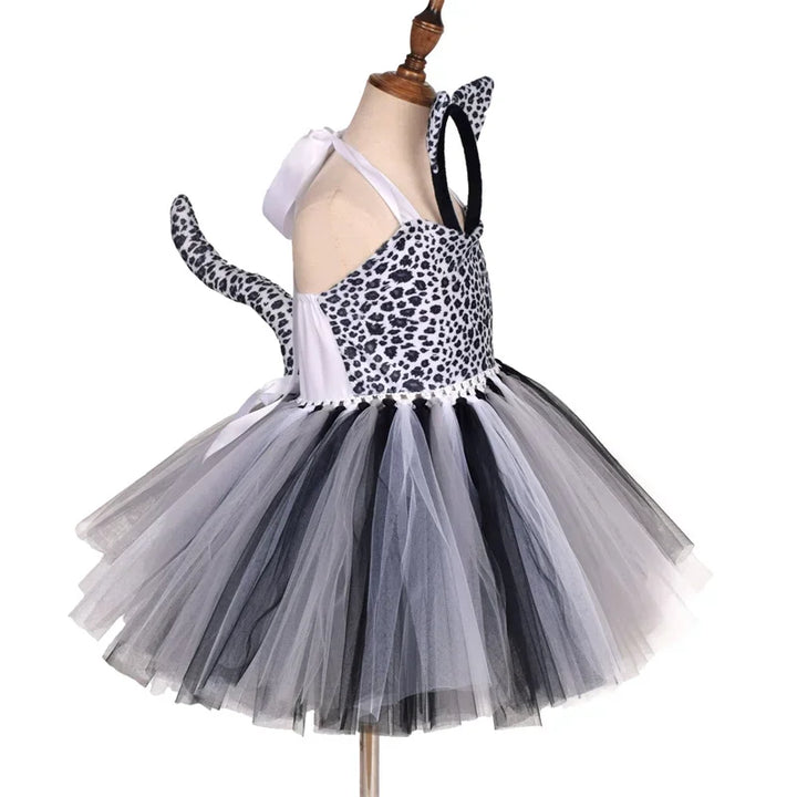 Wild and Wonderful!
Cute animal prints and a fluffy tutu make this costume perfect for Halloween, birthdays, or school plays. Soft, comfy, and full of forest fun!
🦓 Includes: Animal print tutu dress
🎉 Occasions: Halloween, birthdays, themed parties.