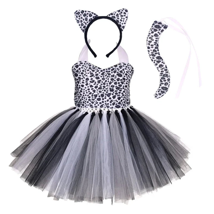 Wild and Wonderful!
Cute animal prints and a fluffy tutu make this costume perfect for Halloween, birthdays, or school plays. Soft, comfy, and full of forest fun!
🦓 Includes: Animal print tutu dress
🎉 Occasions: Halloween, birthdays, themed parties.