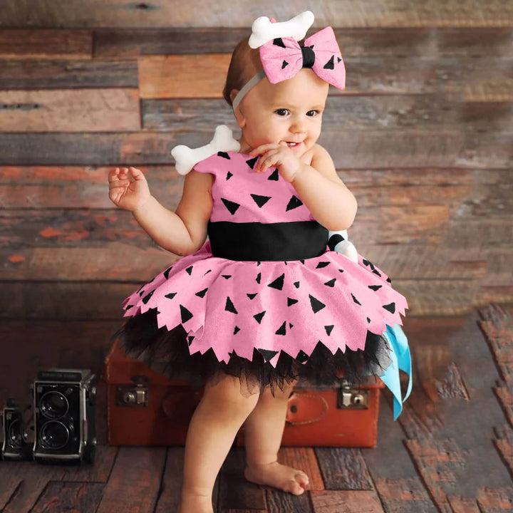 Girls Caveman Costume – Halloween Cavegirl Dress
Prehistoric party fun!
Cute tulle cavegirl dress with bone details, perfect for Halloween and school events.
🦴 Includes: Dress + accessories
🎃 Perfect for Halloween parties