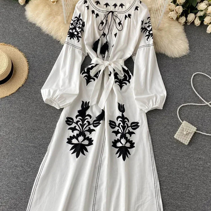 New Spring Autumn Embroidered Dress V-neck Tie Split Retro Indie Folk Style Holiday Beach Long Dress.