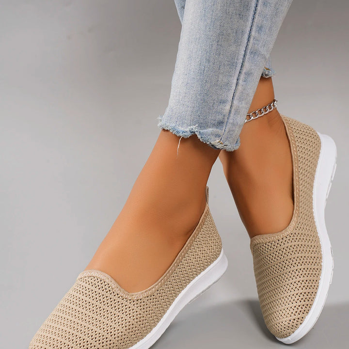 Women’s Breathable Mesh Flats 👟
Lightweight, comfy, and perfect for summer! These casual sneakers feature a breathable design—great for all-day wear. Now on clearance with free shipping!
