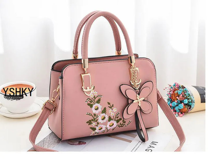 Spacious. Stylish. Ready for Anything.
This large-capacity bucket-style handbag features a sleek lychee pattern, durable PU leather, and a versatile design — perfect as a shoulder or crossbody bag. Ideal for work, travel, or everyday wear. 👜✨