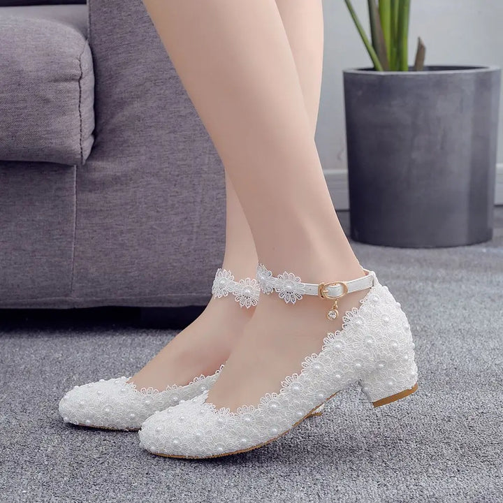 XIHAHA Fashion Female Wedding Shoes Bridesmaid Banquet White Lace Flower Pearl Round Toe Square High Heels Women's Bridal Pumps