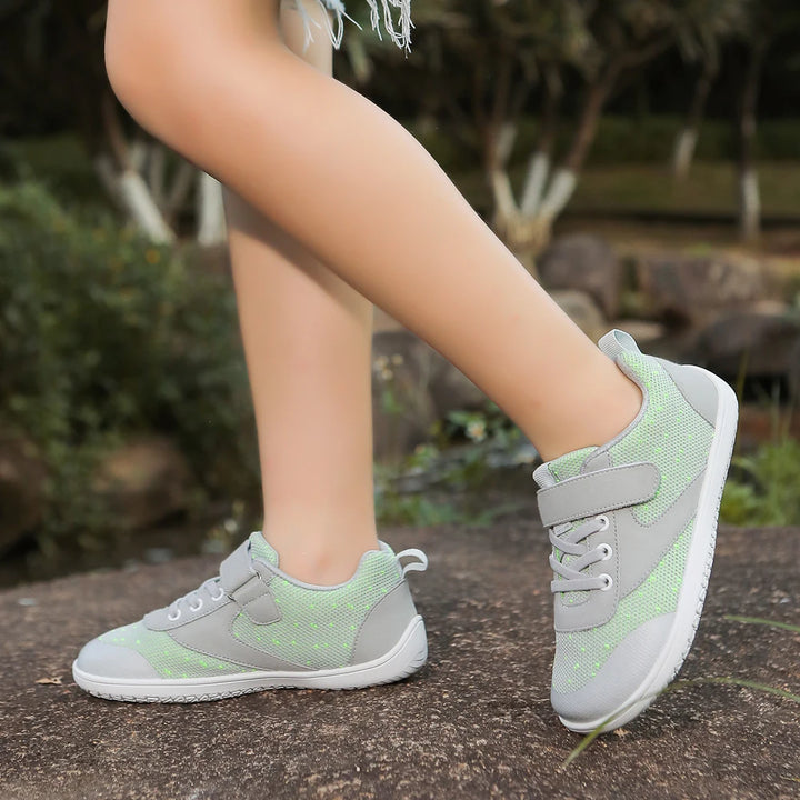 Kids Barefoot Shoes Lightweight Sports Shoes Breathable Wide Toe Minimalist Sneakers Soft Knitting Girls Boys Casual Shoes
