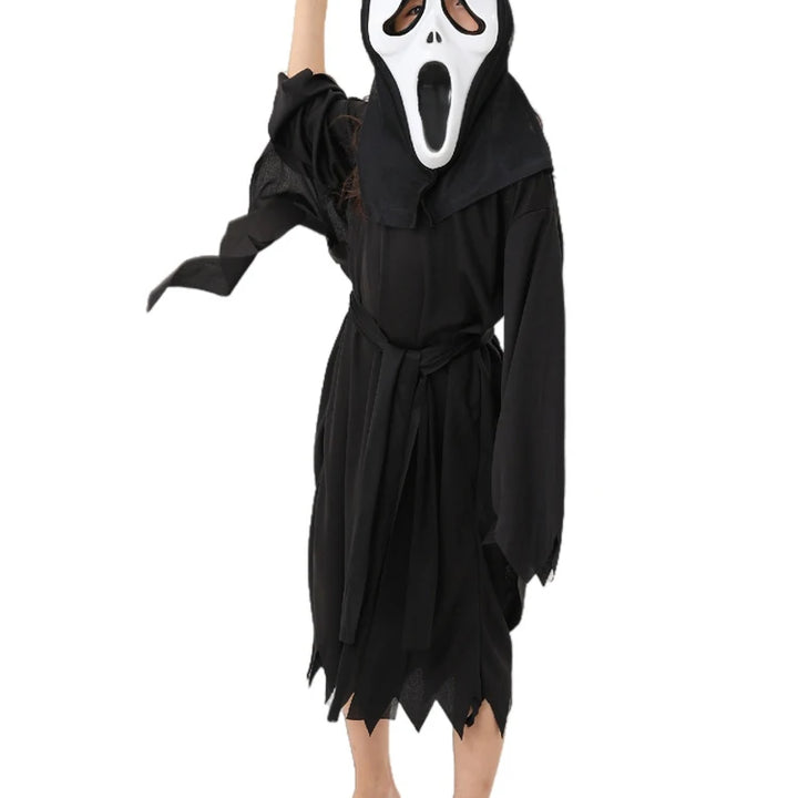 Fright Night Favorite!
Classic Ghostface mask and black robe make this the perfect pick for Halloween, carnivals, or scary movie fans. Easy to wear and made for maximum screams!
😱 Includes: Black robe + Ghostface mask🎃