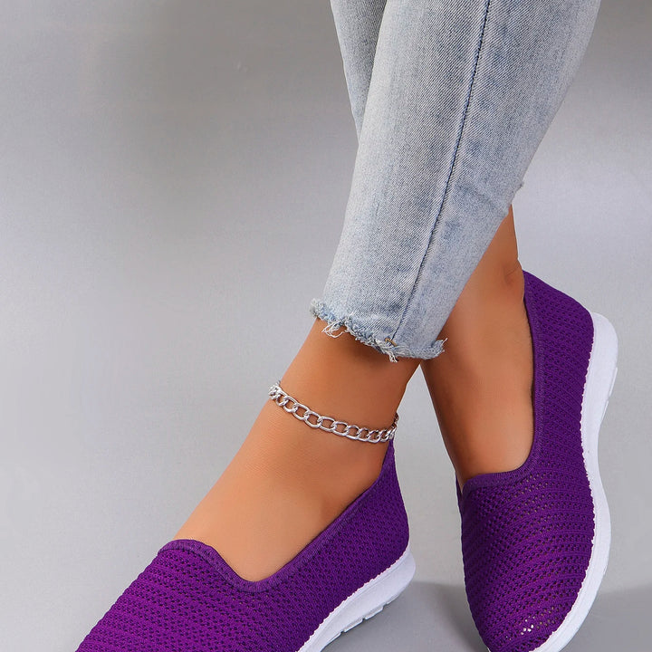 Women’s Breathable Mesh Flats 👟
Lightweight, comfy, and perfect for summer! These casual sneakers feature a breathable design—great for all-day wear. Now on clearance with free shipping!