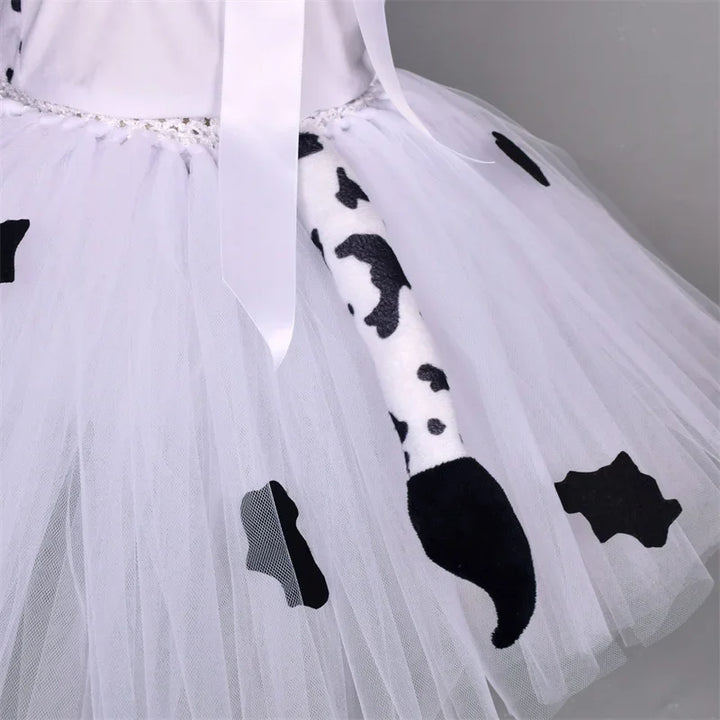Wild and Wonderful!
Cute animal prints and a fluffy tutu make this costume perfect for Halloween, birthdays, or school plays. Soft, comfy, and full of forest fun!
🦓 Includes: Animal print tutu dress
🎉 Occasions: Halloween, birthdays, themed parties.