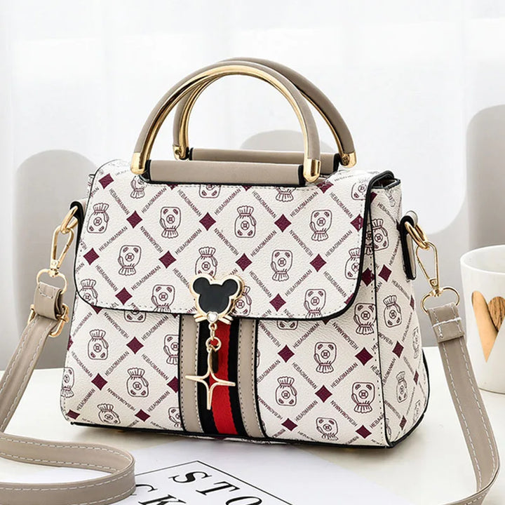 Effortless Style, Everyday Elegance
This fashionable women’s shoulder bag doubles as a chic crossbody. Perfect for daily wear, combining luxury vibes with practical space and modern design. 👜✨