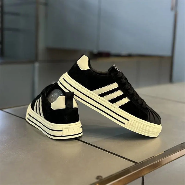 Men's shoes 2025 fashion trend autumn and winter new item casual versatile sports casual shoes comfortable board shoes