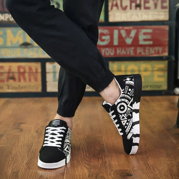 Men's Sneakers Graffiti Canvas Shoes Fashion Black Casual Shoes Lace-up Vulcanized Shoe Designer Flat Men Shoes Tenis Masculino