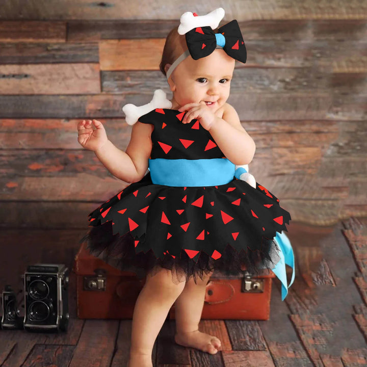 Girls Caveman Costume – Halloween Cavegirl Dress
Prehistoric party fun!
Cute tulle cavegirl dress with bone details, perfect for Halloween and school events.
🦴 Includes: Dress + accessories
🎃 Perfect for Halloween parties