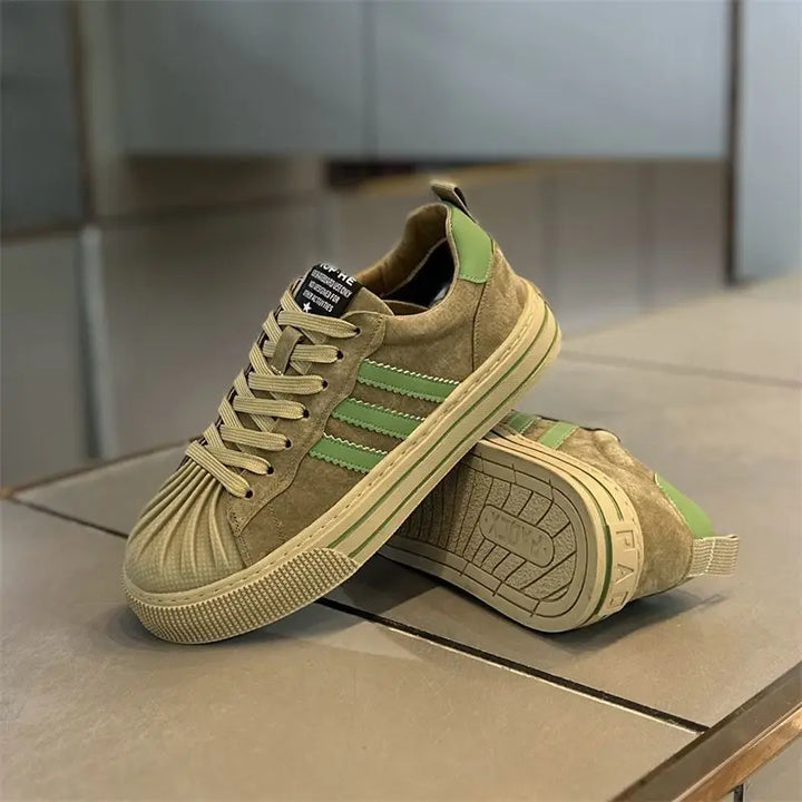 Men's shoes 2025 fashion trend autumn and winter new item casual versatile sports casual shoes comfortable board shoes