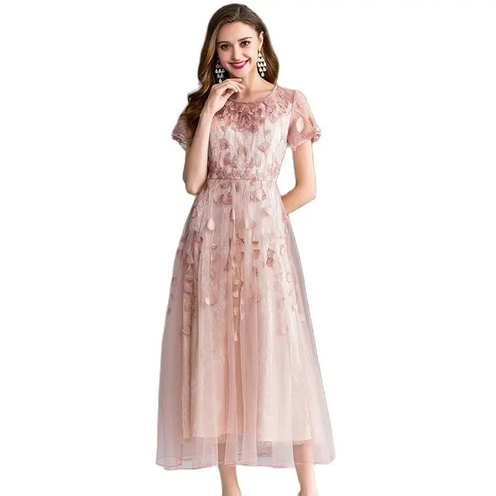 High-quality long dress embroidery large swing dress dress ladies elegant temperament round neck short-sleeved ladies dresses