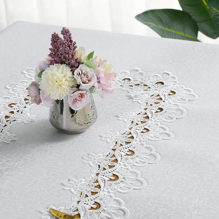 Elegance for Every Occasion
This white floral lace embroidered tablecloth adds a touch of sophistication to any setting. Waterproof, versatile, and perfect for dining tables, weddings, or home décor. ✨🍽️