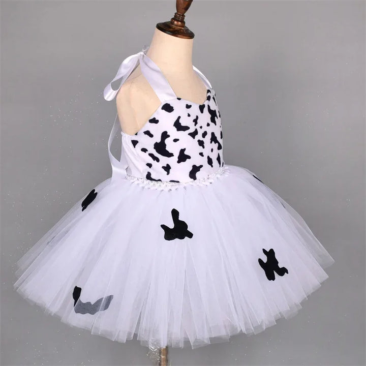 Wild and Wonderful!
Cute animal prints and a fluffy tutu make this costume perfect for Halloween, birthdays, or school plays. Soft, comfy, and full of forest fun!
🦓 Includes: Animal print tutu dress
🎉 Occasions: Halloween, birthdays, themed parties.