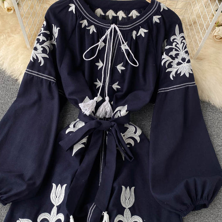 New Spring Autumn Embroidered Dress V-neck Tie Split Retro Indie Folk Style Holiday Beach Long Dress.