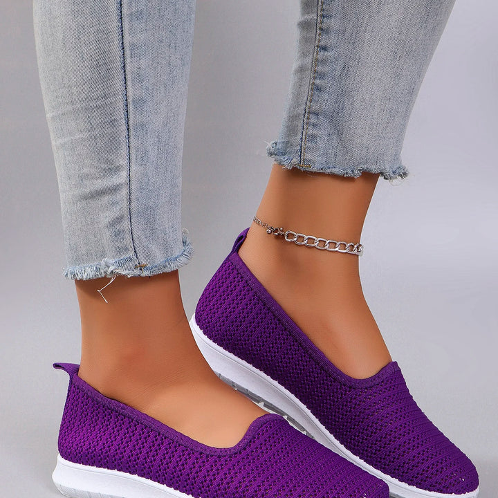Women’s Breathable Mesh Flats 👟
Lightweight, comfy, and perfect for summer! These casual sneakers feature a breathable design—great for all-day wear. Now on clearance with free shipping!