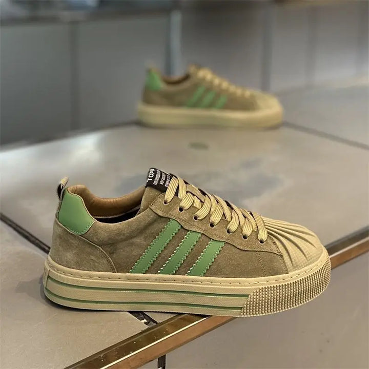 Men's shoes 2025 fashion trend autumn and winter new item casual versatile sports casual shoes comfortable board shoes