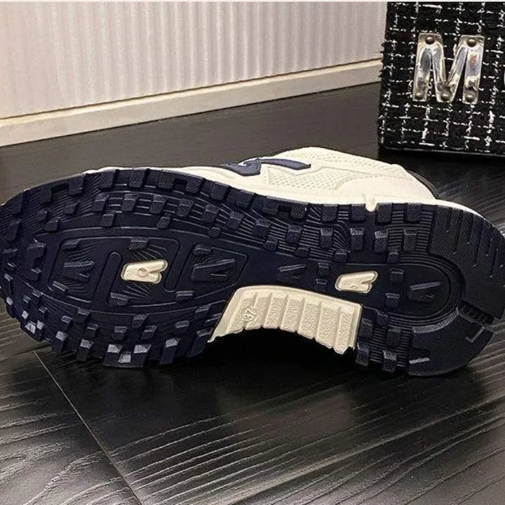 Sneakers Women's Spring and Autumn 2025 New Versatile Non-slip Casual Women's Shoes Soft Sole Lightweight Running White Shoes