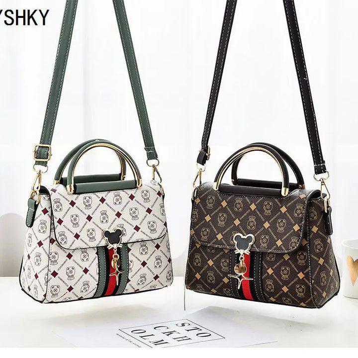 Effortless Style, Everyday Elegance
This fashionable women’s shoulder bag doubles as a chic crossbody. Perfect for daily wear, combining luxury vibes with practical space and modern design. 👜✨